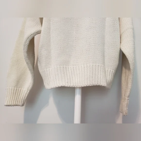 Vintage Christmas Sweater - Picture 5 of 9